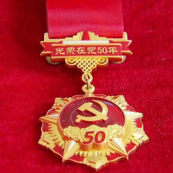 探索厨房的灶台是做成什么材质的好?不锈钢、人造石、还是花岗石?,发现更多有趣内容
